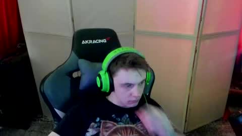 Snapshot of aron_neall chatting on February 20, 7:34 am biggest penis  online show from February 20, 7:34 am