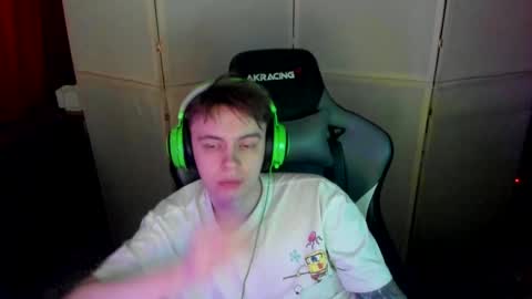 Snapshot of aron_neall chatting on March 3, 6:35 am biggest penis  online show from March 3, 6:35 am