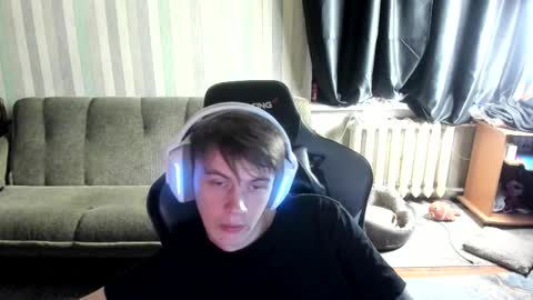 Snapshot of aron_neall chatting on October 27, 6:38 am biggest penis  online show from October 27, 6:38 am