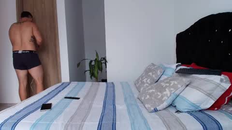 Aron Santoro online show from November 26, 1:25 pm