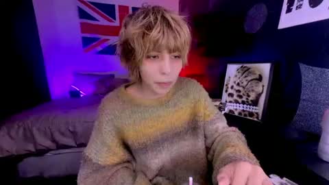 Aaron  online show from June 25, 5:12 am