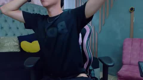 Arontawers online show from February 25, 9:27 pm