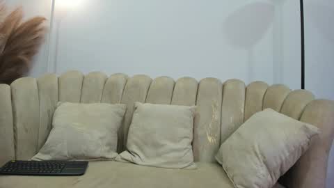 Snapshot of aroon_connor chatting on October 28, 12:02 am   online show from October 28, 12:02 am