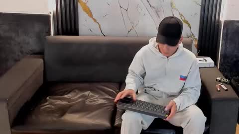 Aroon   online show from April 2, 4:10 am