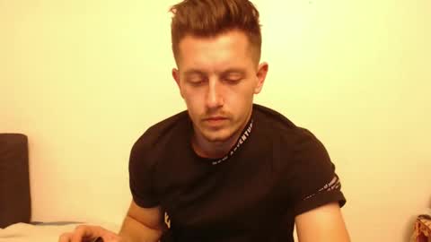 arromwilliam90 online show from December 6, 3:55 pm