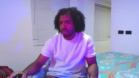 Snapshot of arthur_jamess chatting on September 28, 1:03 am arthur_jamess online show from September 28, 1:03 am