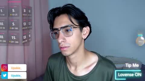 Ash online show from November 20, 11:09 am