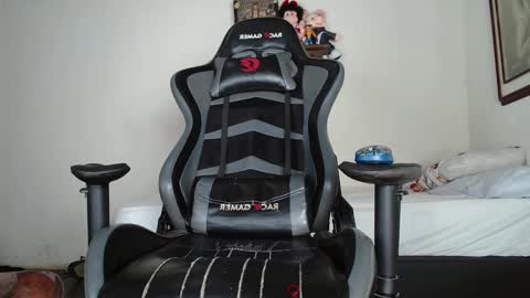 ash_wingrant online show from March 4, 2:17 am