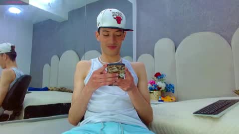 ashton_myers15 online show from August 2, 2:54 am