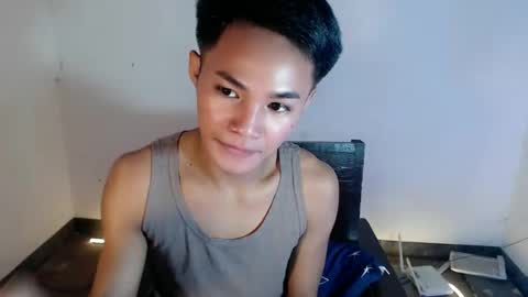 asian_lover05 online show from March 18, 5:05 pm