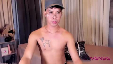 asiancum_peter online show from July 2, 3:23 am