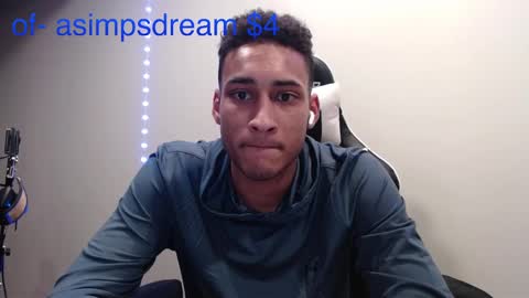 Snapshot of asimpsdream chatting on January 20, 2:22 am asimpsdream online show from January 20, 2:22 am