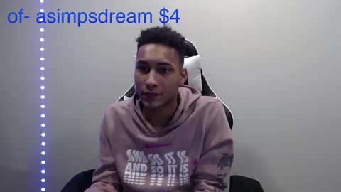 Snapshot of asimpsdream chatting on January 18, 2:44 pm asimpsdream online show from January 18, 2:44 pm