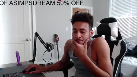 Snapshot of asimpsdream chatting on October 16, 1:30 pm asimpsdream online show from October 16, 1:30 pm