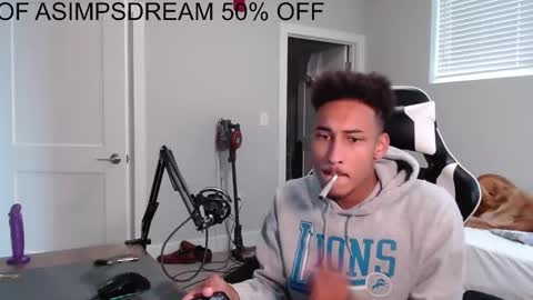 Snapshot of asimpsdream chatting on September 25, 12:59 pm asimpsdream online show from September 25, 12:59 pm