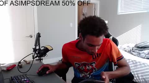 Snapshot of asimpsdream chatting on September 19, 2:06 pm asimpsdream online show from September 19, 2:06 pm