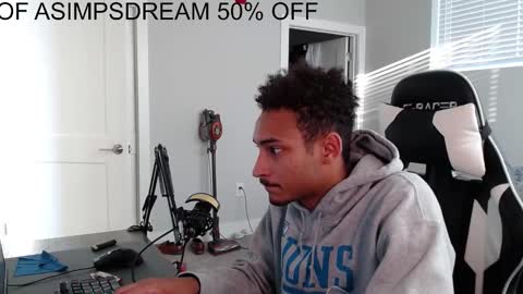 Snapshot of asimpsdream chatting on October 24, 1:13 pm asimpsdream online show from October 24, 1:13 pm