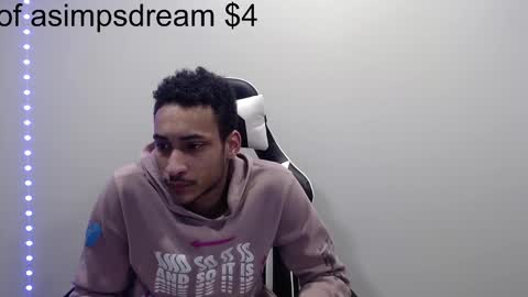 Snapshot of asimpsdream chatting on February 26, 2:46 pm asimpsdream online show from February 26, 2:46 pm