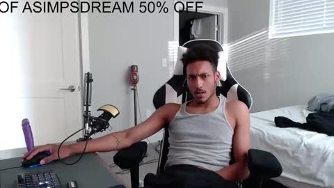 Snapshot of asimpsdream chatting on October 14, 1:07 pm asimpsdream online show from October 14, 1:07 pm