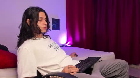 asmodeuszz online show from February 16, 8:43 am