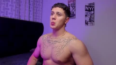 Snapshot of astonhills chatting on October 4, 9:58 am astonhills online show from October 4, 9:58 am