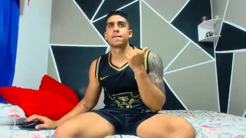 Snapshot of astromgrey chatting on January 5, 9:25 pm Astrom model independent online show from January 5, 9:25 pm