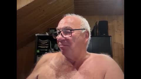 Snapshot of asusandy chatting on September 26, 11:46 pm asusandy online show from September 26, 11:46 pm