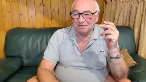 Snapshot of asusandy chatting on February 25, 11:00 pm asusandy online show from February 25, 11:00 pm