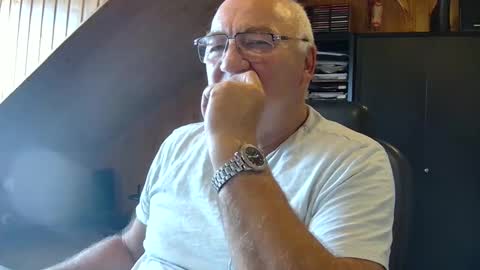 Snapshot of asusandy chatting on September 15, 3:02 pm asusandy online show from September 15, 3:02 pm