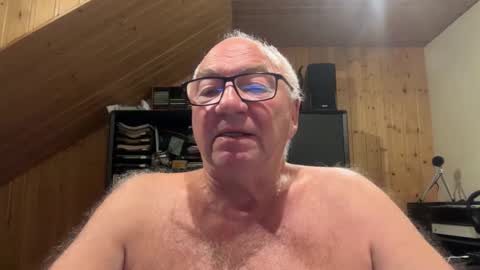 Snapshot of asusandy chatting on September 24, 11:25 pm asusandy online show from September 24, 11:25 pm