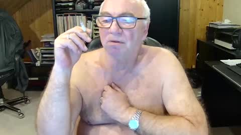 Snapshot of asusandy chatting on January 14, 10:44 pm asusandy online show from January 14, 10:44 pm