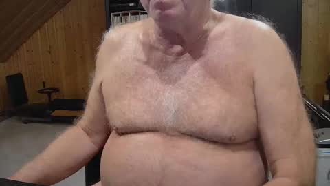 Snapshot of asusandy chatting on October 10, 11:19 pm asusandy online show from October 10, 11:19 pm