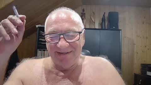 Snapshot of asusandy chatting on October 22, 11:19 pm asusandy online show from October 22, 11:19 pm