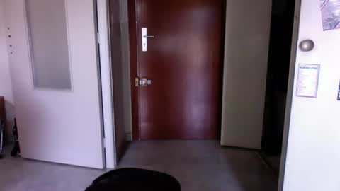 auguste061400 online show from October 29, 9:45 am