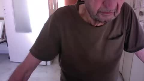 auguste061400 online show from February 6, 9:22 am