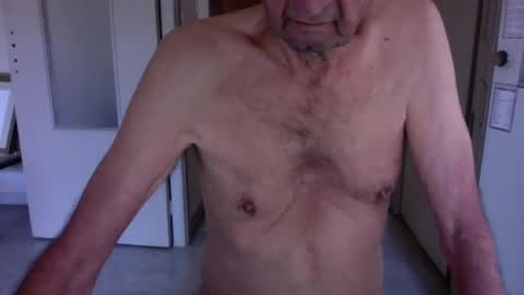 auguste061400 online show from December 12, 10:13 am