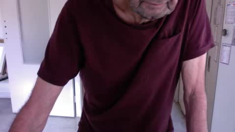 auguste061400 online show from December 5, 9:28 am