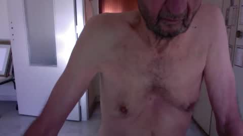 auguste061400 online show from January 29, 9:33 am