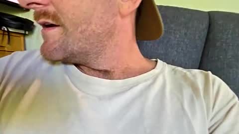 aussie_dadbod69 online show from March 31, 11:17 pm