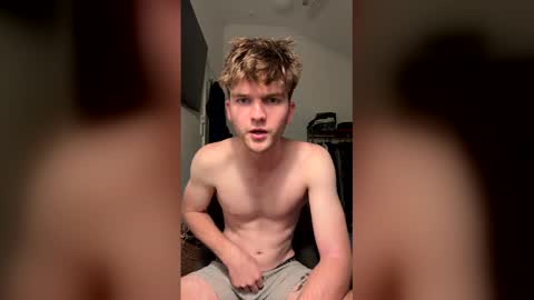 aussieboyethan online show from March 20, 1:59 pm