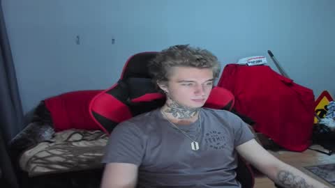 Snapshot of austen_milker chatting on October 23, 7:50 pm Austen online show from October 23, 7:50 pm