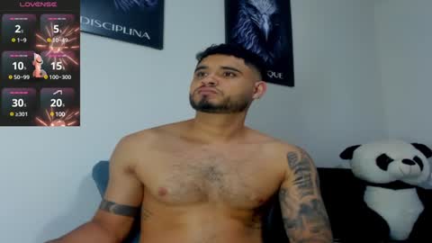Snapshot of austintorres_ chatting on January 17, 2:29 am AustinTorres  online show from January 17, 2:29 am