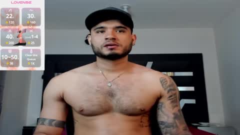 Snapshot of austintorres_ chatting on March 5, 2:25 am AustinTorres  online show from March 5, 2:25 am