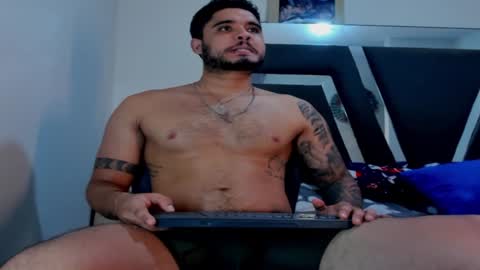 Snapshot of austintorres_ chatting on December 18, 3:04 am AustinTorres  online show from December 18, 3:04 am