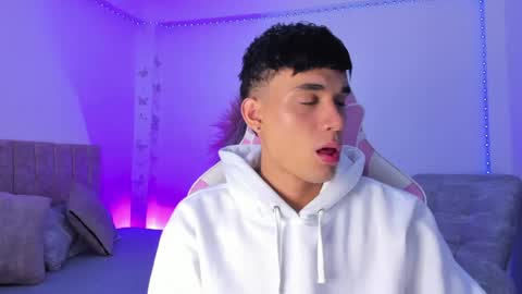 AXEL online show from May 28, 12:03 pm