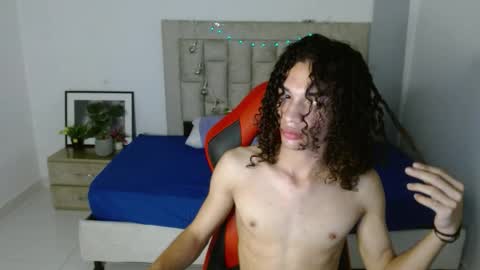 Axel online show from December 17, 1:24 am