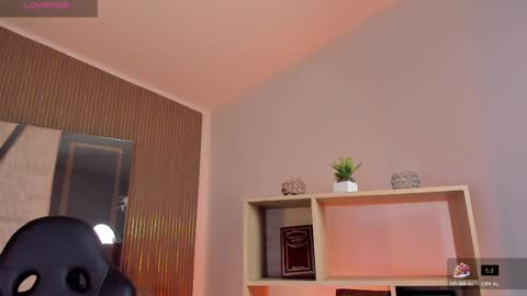 axel_grey_ online show from April 9, 12:44 pm