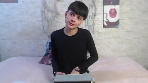 axel_milo_and_kairo online show from February 26, 7:37 pm