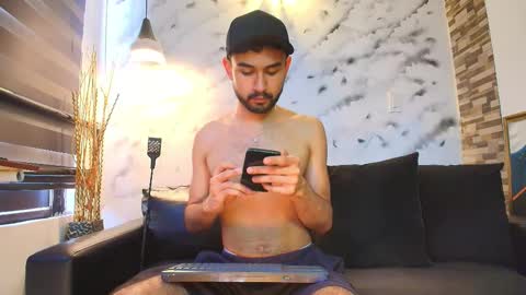 Axel Moon online show from December 17, 8:04 pm