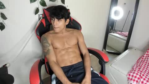 axel_rosse2 online show from November 14, 10:11 pm